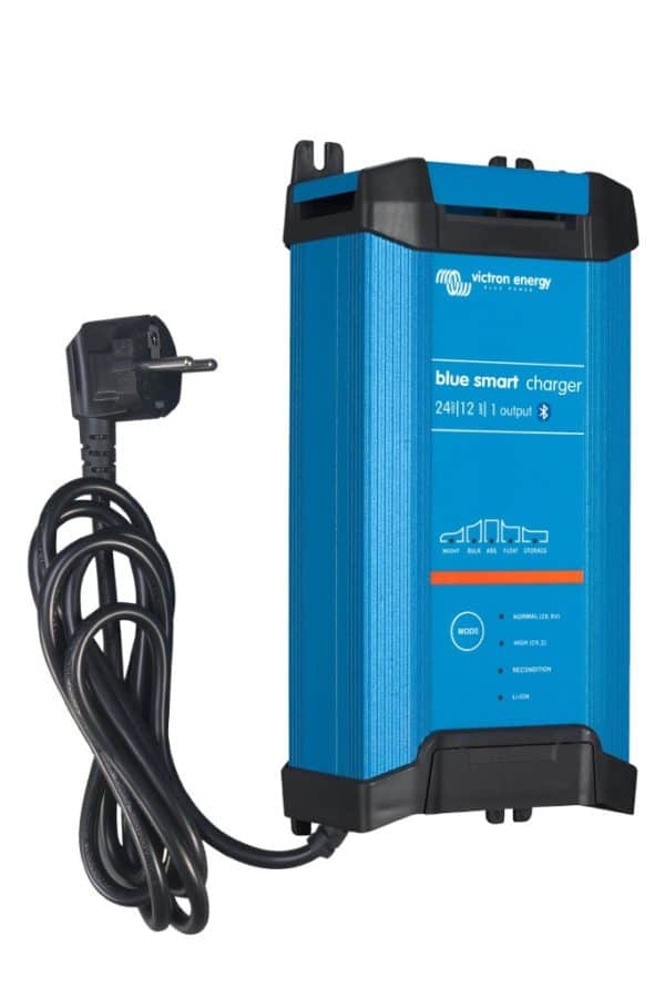 Ładowarka akumulatorów Victron Blue Smart IP22 24/12 (1) CEE 7/7