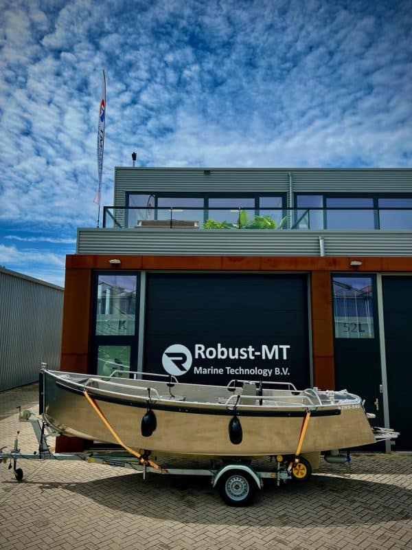 Robust-MT livre le premier sloop Southwesterly 12