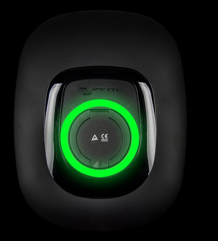 Schwarze Front für die EV-Ladestation NS